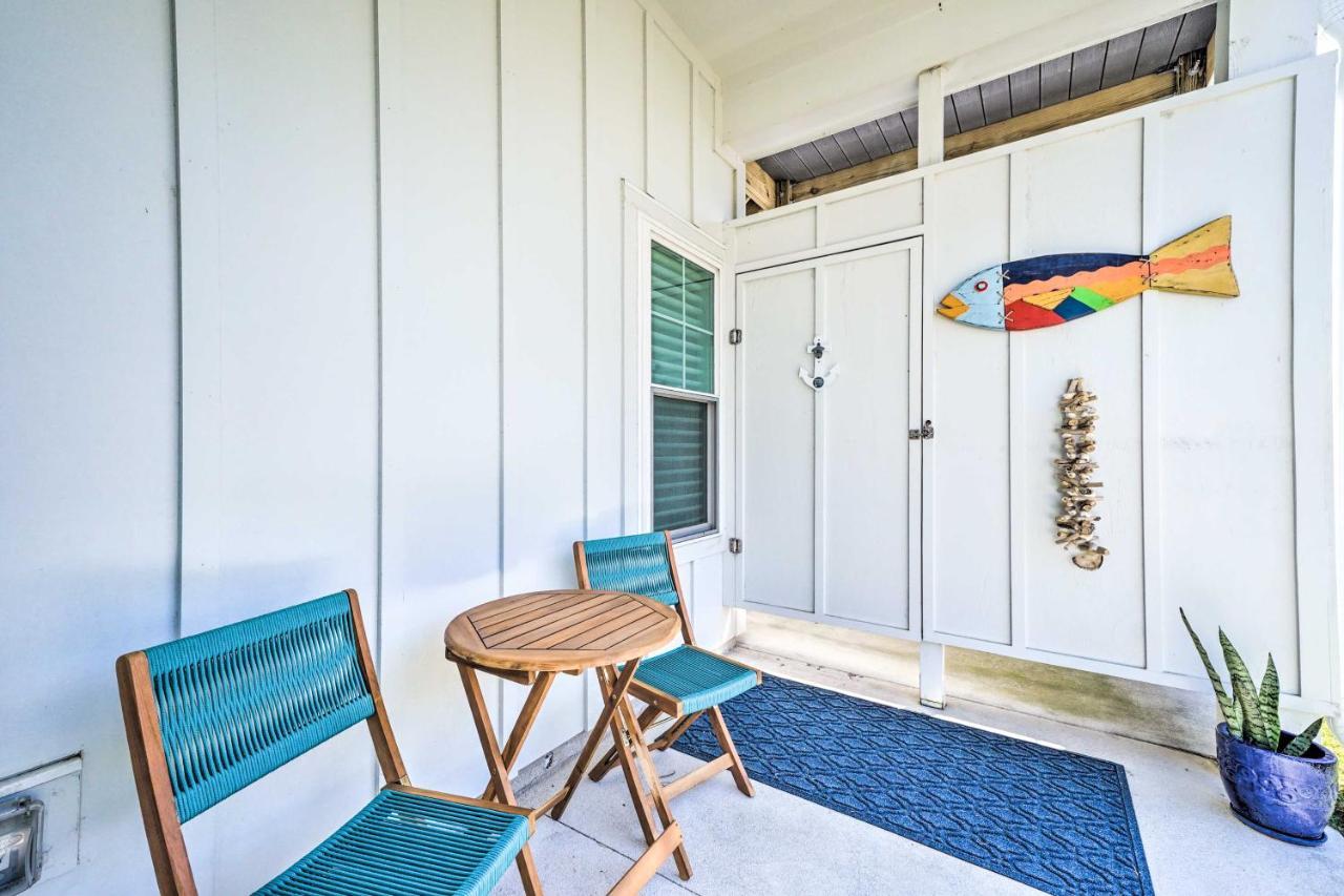 Bright Coastal Abode With Porch And Beach Access! Каролина-бич Экстерьер фото